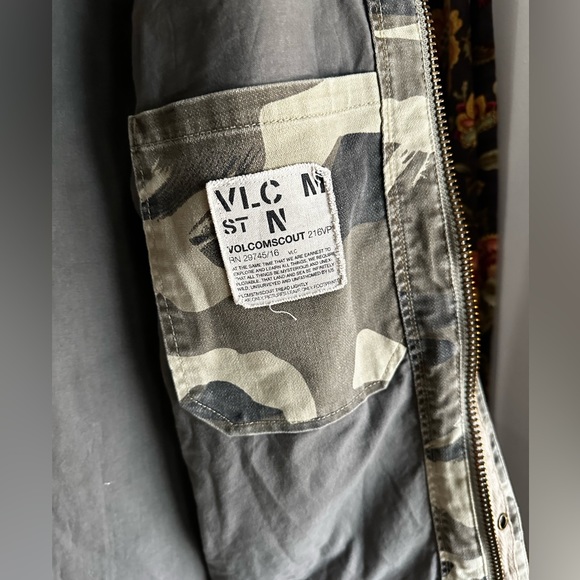 Vintage Volcom Scout Camo Jacket - Picture 4 of 8